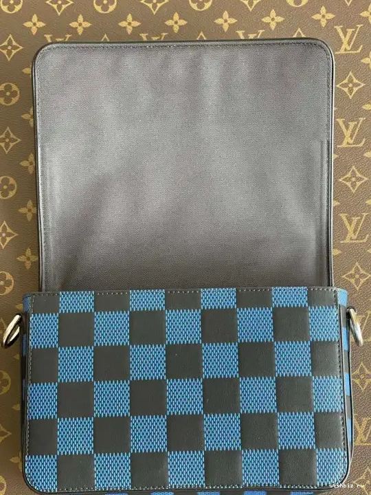 WIS LOUIS VUITTON MESSENGER STUDIO 0605